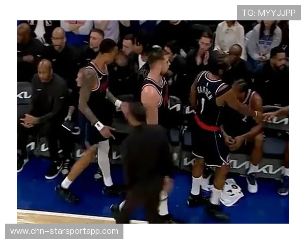 队内内讧？快船更衣室气氛被曝紧张