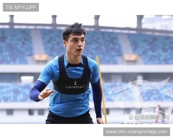 球队训练场氛围热烈高涨,球队的训练计划包括哪些 球队训练场氛围热烈高涨,球队的训练计划包括哪些